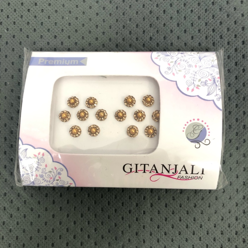 ✨ Bindi Collection – 11 Packets Included ✨